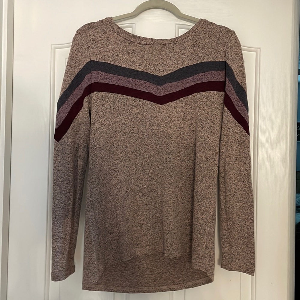 Maurice’s size medium top. Super soft material. Like new!